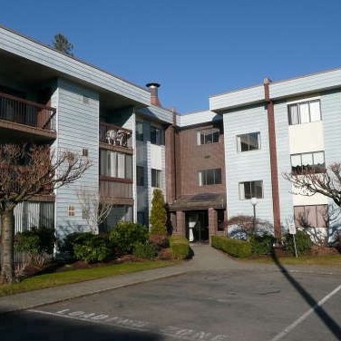 Alameda Court photo 6