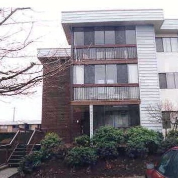 Alameda Court photo 8