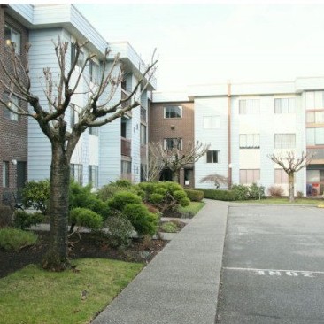 Alameda Court photo 7