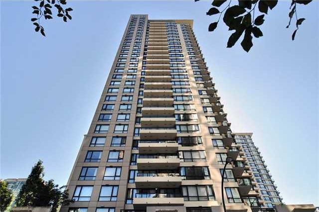 Photo 1 — click to view Yaletown Park 1 photo 1