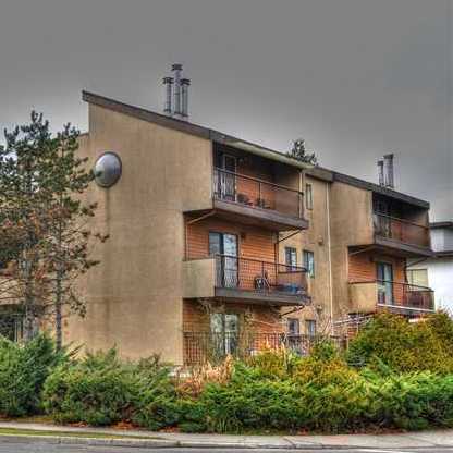 Royal Oak Apartments photo 2