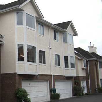 Leslie Court
