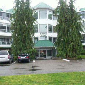 Emerald Court photo 2