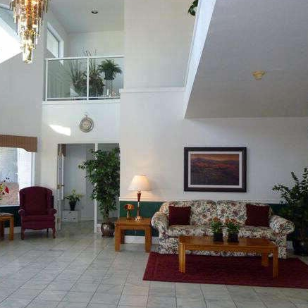 Emerald Court photo 4