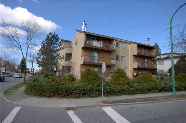 Royal Oak Apartments photo 3
