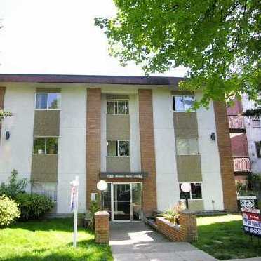 Vancouver Manor photo 2