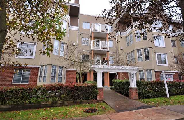 8th Avenue Garden Apartments photo 5