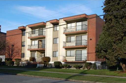 Photo 1 — click to view Parkhurst Manor photo 1