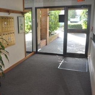 Photo 7 — click to view Oak West photo 7