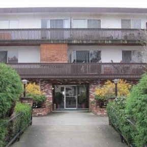 Photo 3 — click to view Grosvenor Court photo 3