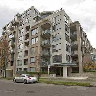 Photo 2 Yorkville North photo 2