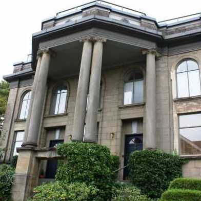 Photo 4 — click to view Devon Court photo 4