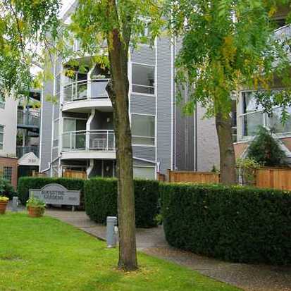 Photo 3 Augustine Gardens photo 3