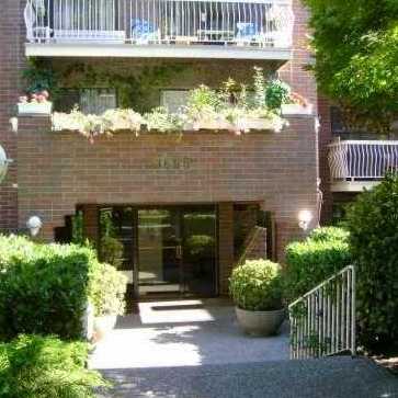 Hempstead Manor photo 2