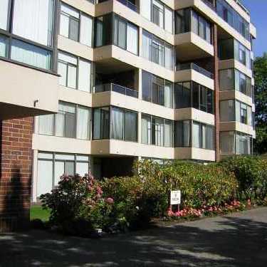 Photo 4 Arbutus Village photo 4