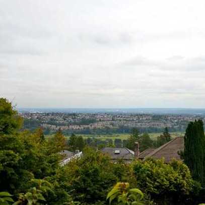Photo 3 Atlin Court photo 3