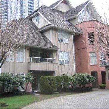 Photo 5 — click to view Emerald Court photo 5