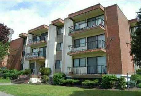 Photo 2 — click to view Parkhurst Manor photo 2