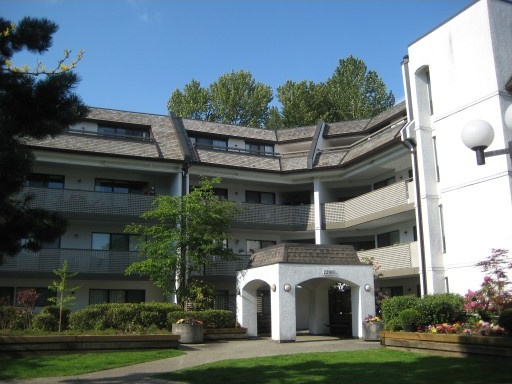 Photo 1 Glenview Manor photo 1