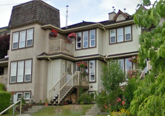 1203 Cartier Ave photo 2