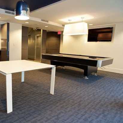 Photo 21 — click to view West Pender Place photo 21