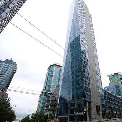 Photo 15 — click to view West Pender Place photo 15