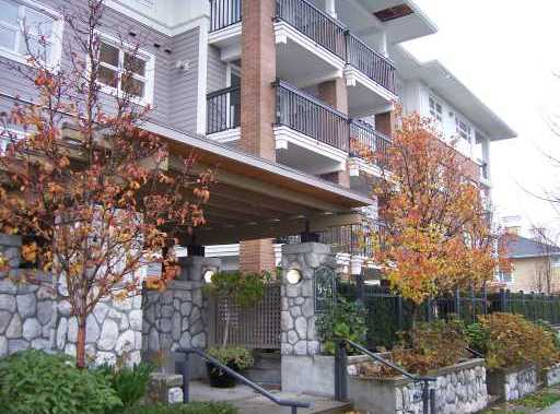 Photo 4 — click to view Churchill Gardens photo 4