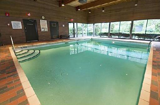 Photo 17 — click to view Langara Court photo 17