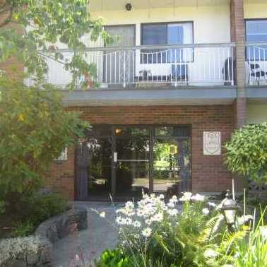 Photo 4 — click to view Marquis Manor photo 4