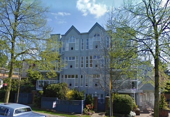 Photo 4 — click to view Riverview Court photo 4