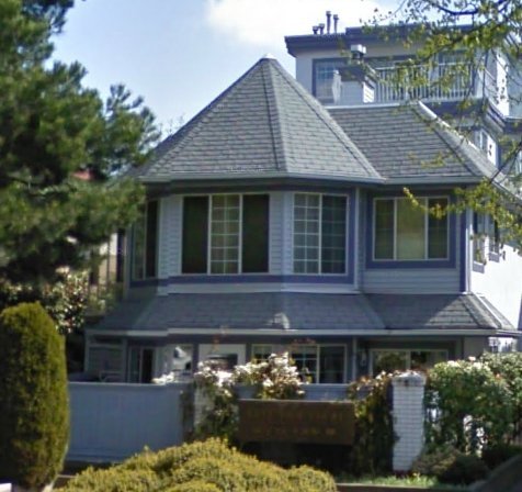 Photo 9 — click to view Gulf View Court photo 9