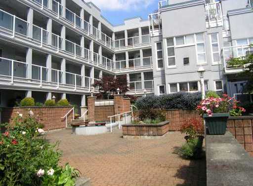 Photo 9 — click to view Riverview Court photo 9