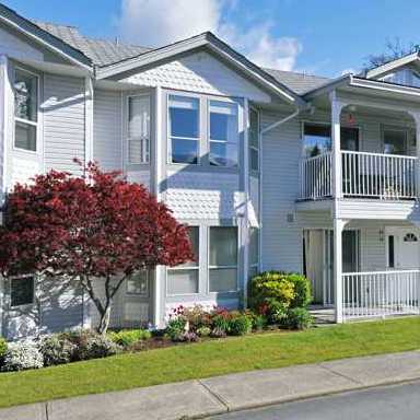 Photo 2 — click to view The Colonial photo 2