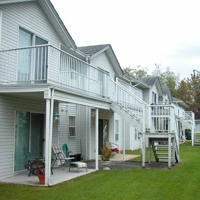 Photo 4 — click to view The Colonial photo 4