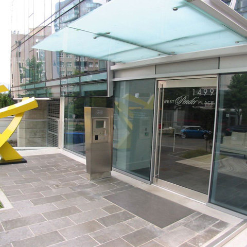 Photo 9 — click to view West Pender Place photo 9