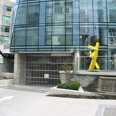 Photo 10 — click to view West Pender Place photo 10