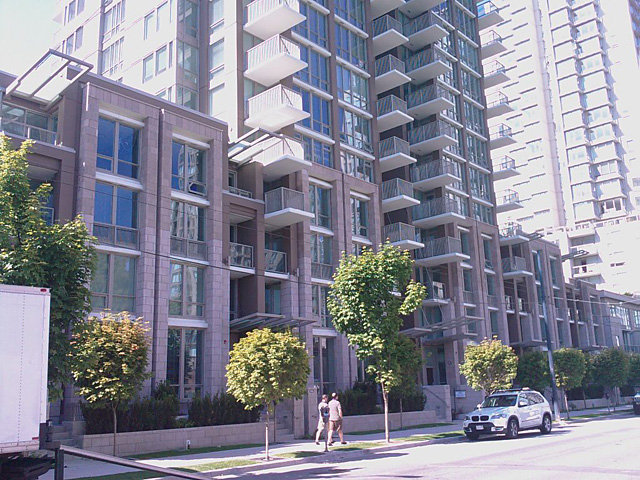 Photo 7 Donovan photo 7