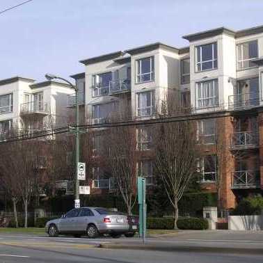 Crowne on Oak