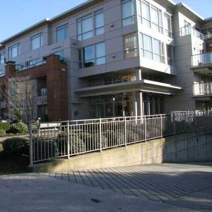 Photo 3 — click to view Conservatory photo 3