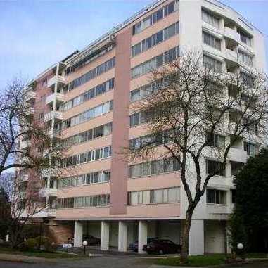 Photo 3 Oakridge Towers photo 3