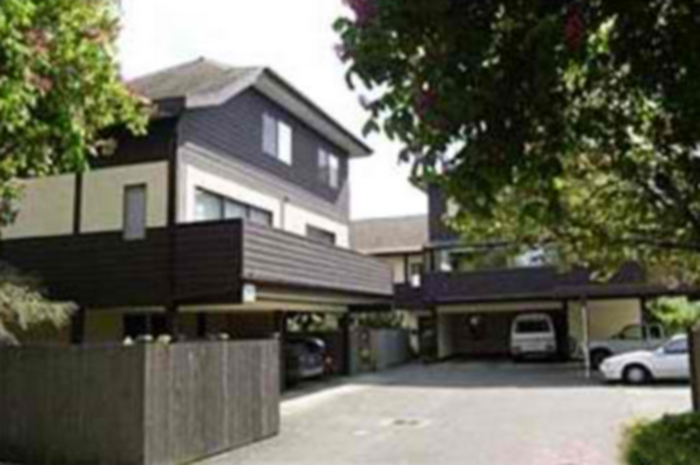 119 Ladysmith