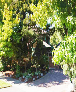 3864 Cadboro Bay Rd