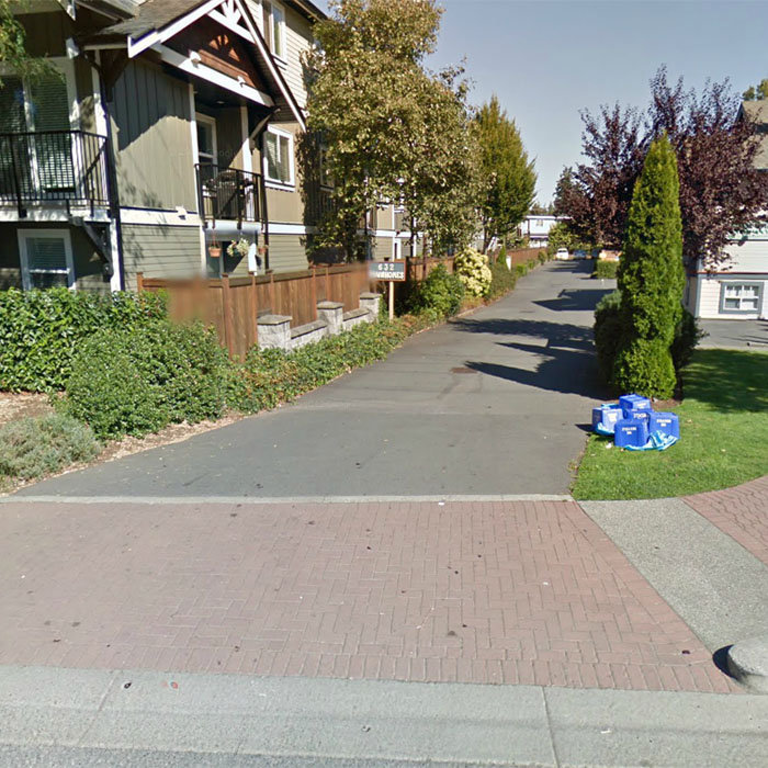 632 Goldstream Ave photo 2