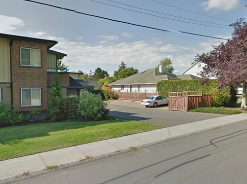 2329 Bradford Ave photo 3