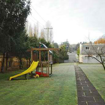 Lakehill Court photo 5