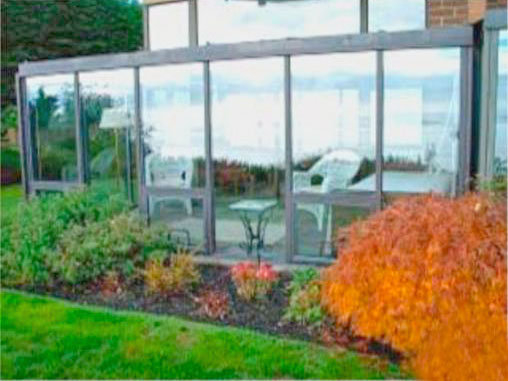 Photo 3 Uplands Manor photo 3