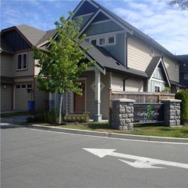 Photo 3 2216 Sooke Rd photo 3