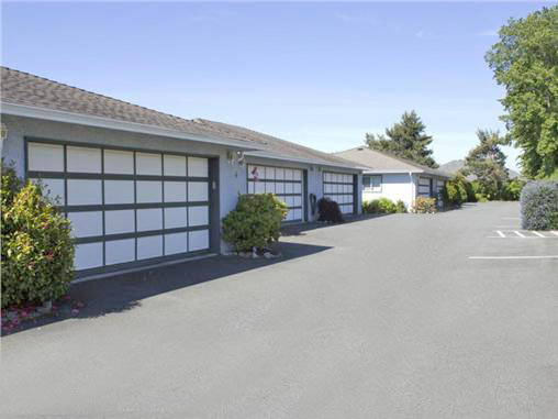 Seagate Village photo 2