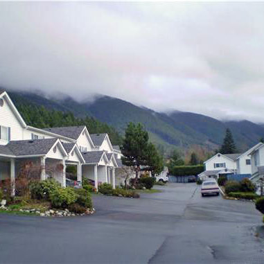 Photo 2 — click to view 215 Madill Rd photo 2