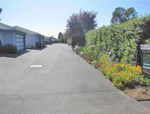 Seagate Village photo 3